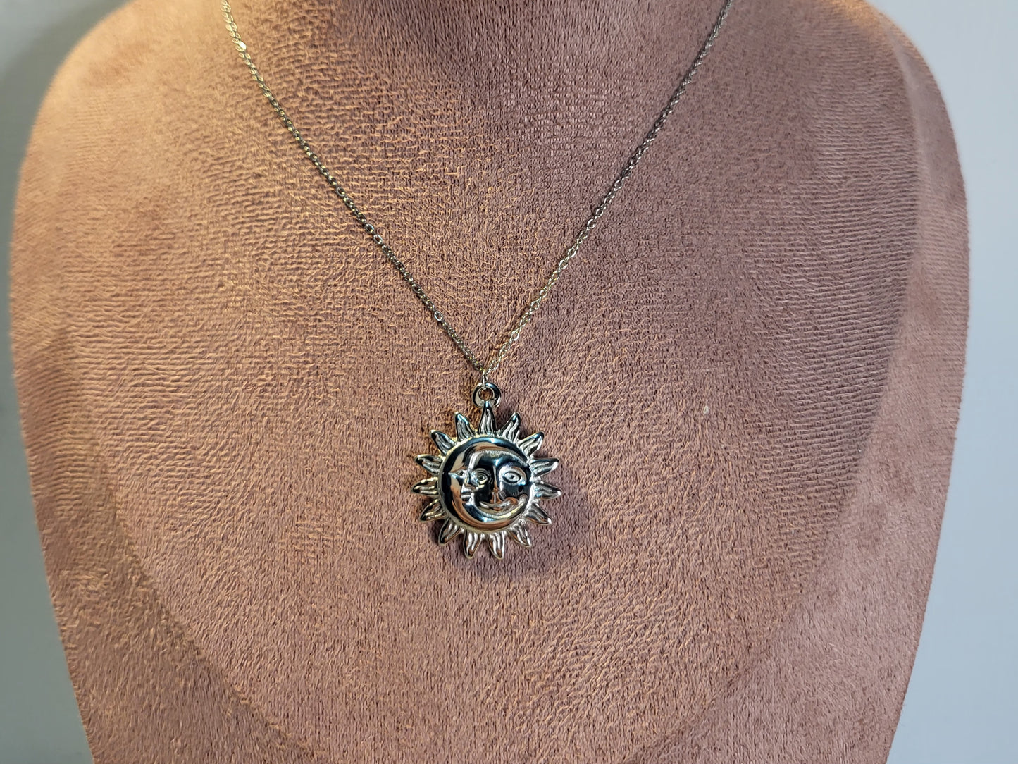 Collana sole